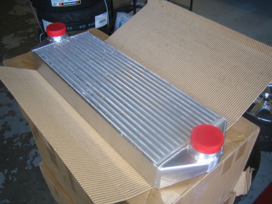 Kompakter Vakuumrippenrohr-Wärmetauscher/Aluminiumintercooler für Auto